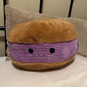 knott’s berry farm boysenberry cookiewich plush
